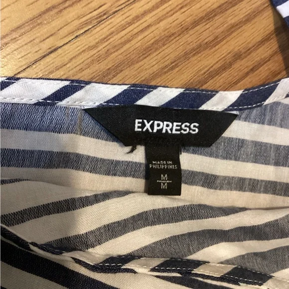 Women’s blouse size medium brand Express long sleeve - Picture 6 of 8